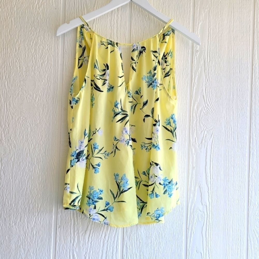 New Francesca's LUSH Floral Blouse‎